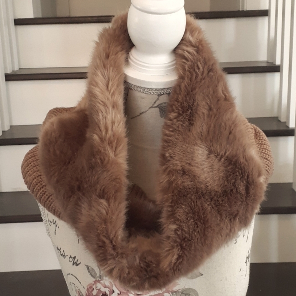 ^ Banana Republic Faux Fur Infinity Wrap Scarf Shrug